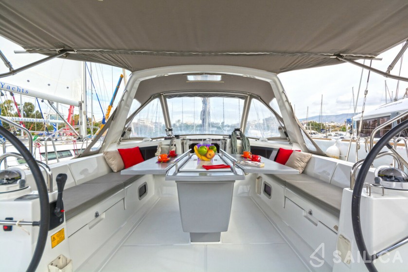 Oceanis 48 - 5 cab. - Yacht Charter Sailica
