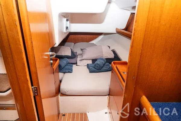 Elan 333 - Yacht Charter Sailica