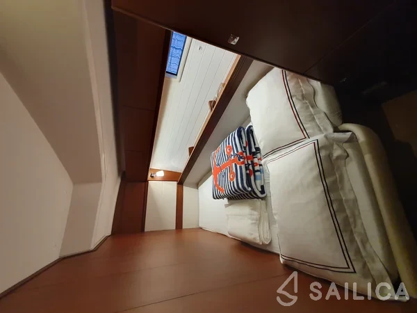 Bavaria 46 Cruiser - Yacht Charter Sailica