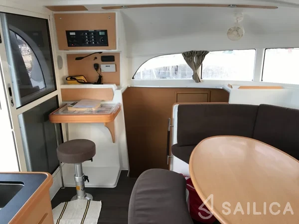 Lagoon 380 - Yacht Charter Sailica
