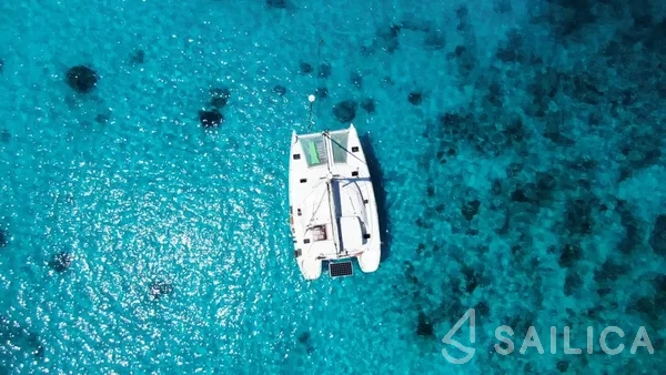 Lagoon 380 - Yacht Charter Sailica