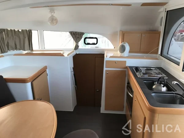 Lagoon 380 - Yacht Charter Sailica