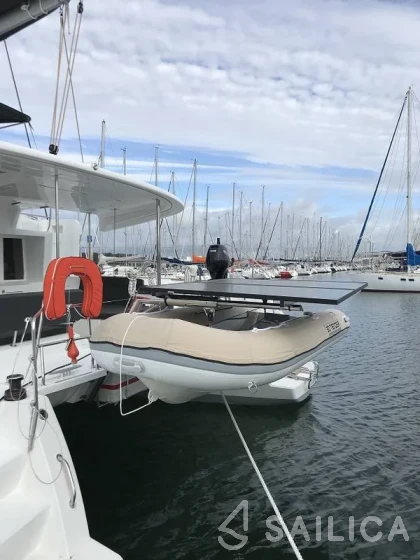 Lagoon 450 S - 4 + 2 cab. - Yacht Charter Sailica