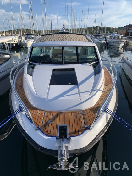 Flipper 900 ST - Yacht Charter Sailica