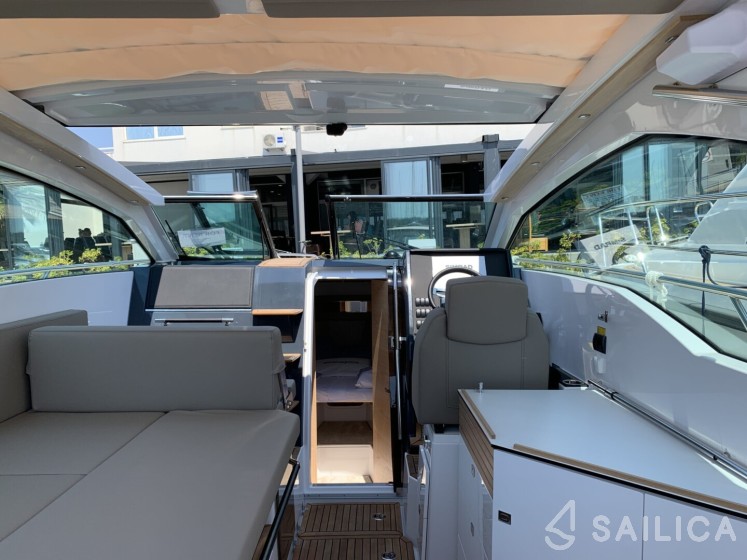Flipper 900 ST - Yacht Charter Sailica