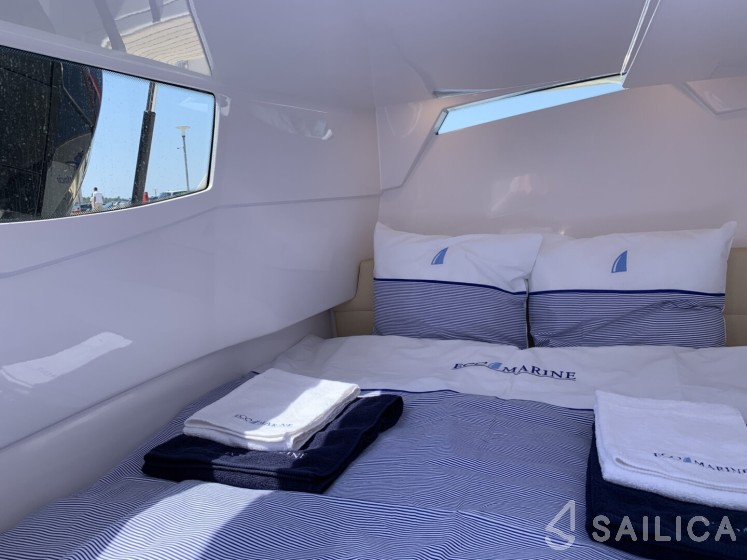 Flipper 900 ST - Yacht Charter Sailica