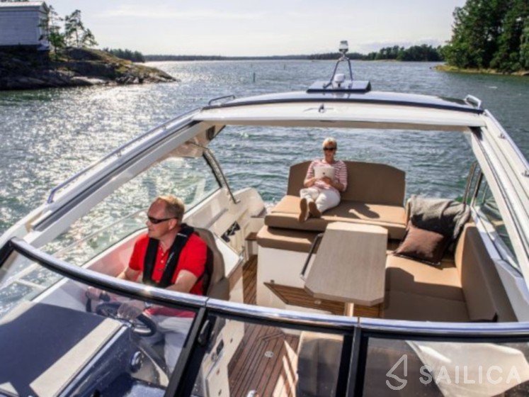 Flipper 900 ST - Yacht Charter Sailica