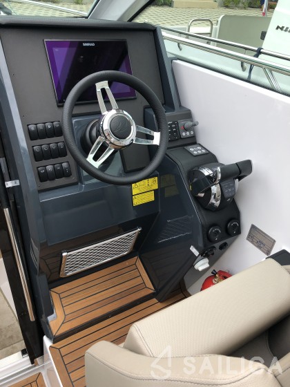 Flipper 900 ST - Yacht Charter Sailica
