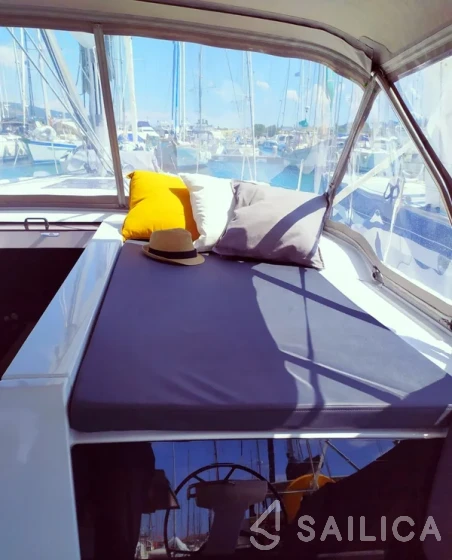 Oceanis 51.1 - Yacht Charter Sailica