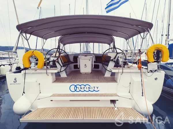 Oceanis 51.1 - Yacht Charter Sailica