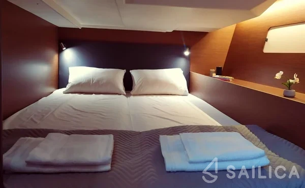 Oceanis 51.1 - Yacht Charter Sailica