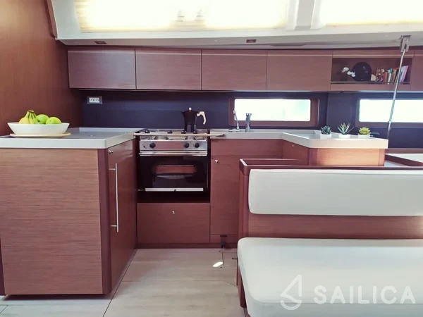 Oceanis 51.1 - Yacht Charter Sailica