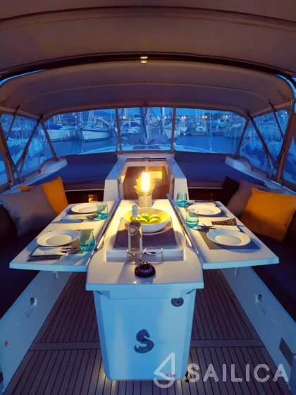 Oceanis 51.1 - Yacht Charter Sailica