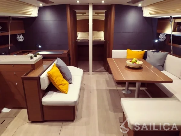 Oceanis 51.1 - Yacht Charter Sailica