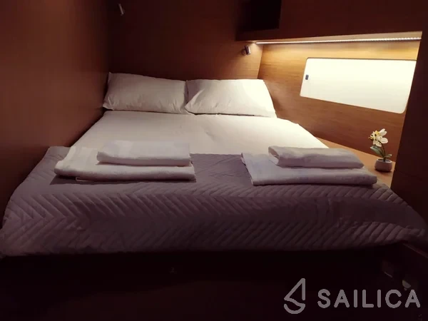 Oceanis 51.1 - Yacht Charter Sailica