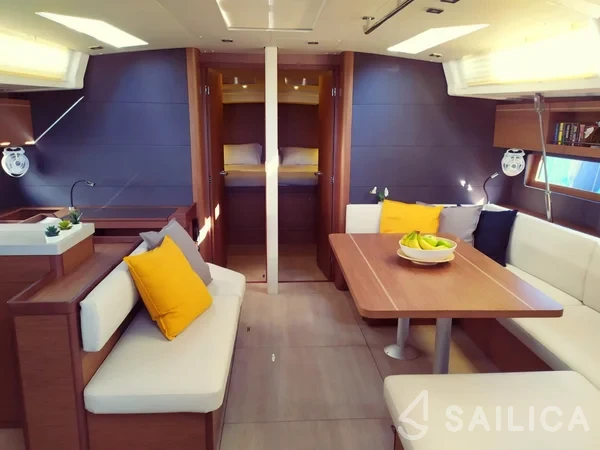 Oceanis 51.1 - Yacht Charter Sailica