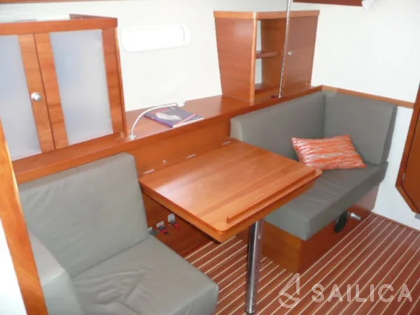 Hanse 430e - Yacht Charter Sailica
