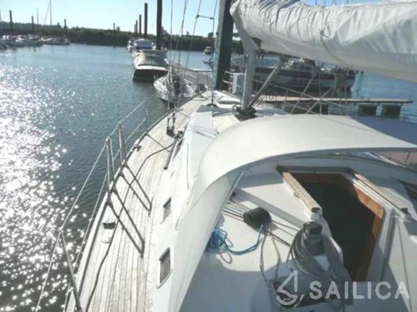 Hanse 430e - Yacht Charter Sailica