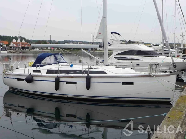 Bavaria 37 Cruiser - Yacht Charter Sailica