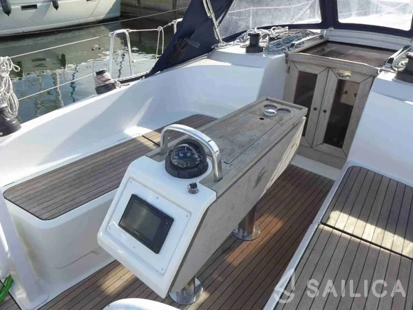 Bavaria 37 Cruiser - Yacht Charter Sailica