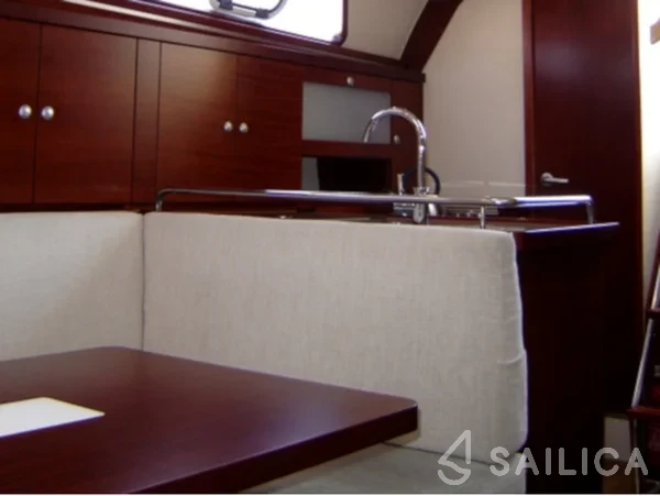 Hanse 370 - Yacht Charter Sailica