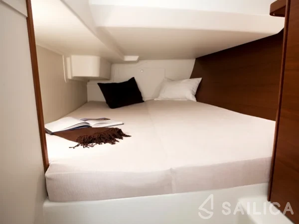 Hanse 370 - Yacht Charter Sailica