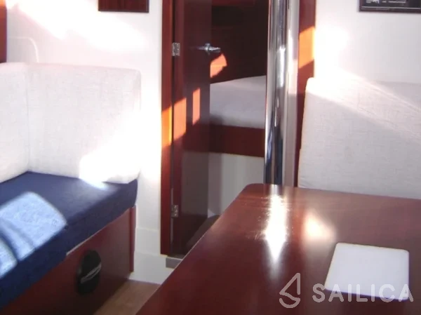 Hanse 370 - Yacht Charter Sailica