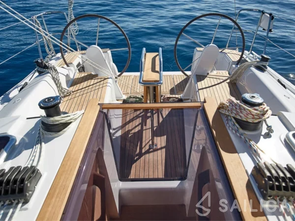Hanse 315 - Yacht Charter Sailica