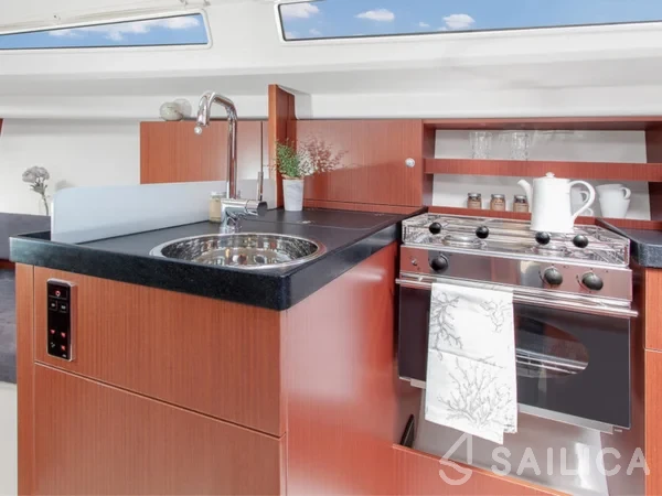 Hanse 315 - Yacht Charter Sailica