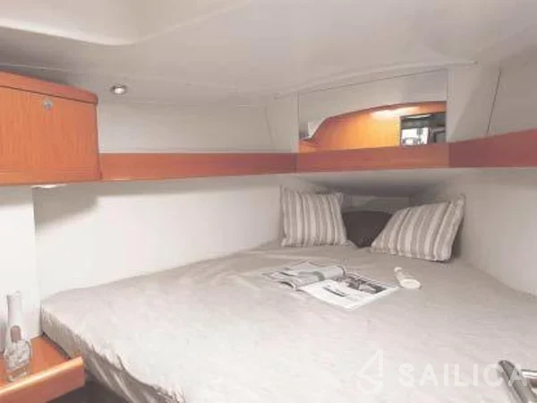 Oceanis 34 - Yacht Charter Sailica