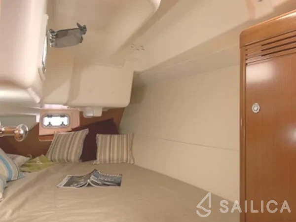 Oceanis 34 - Yacht Charter Sailica