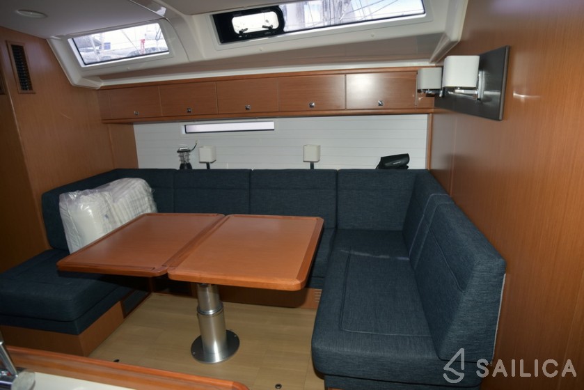 Bavaria Cruiser 56 - 5 + 1 cab. - Yacht Charter Sailica