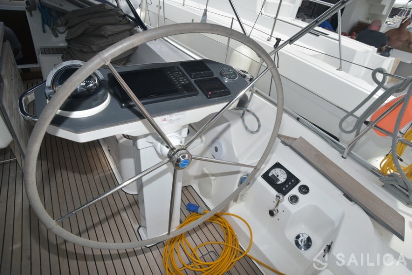 Bavaria Cruiser 56 - 5 + 1 cab. - Yacht Charter Sailica