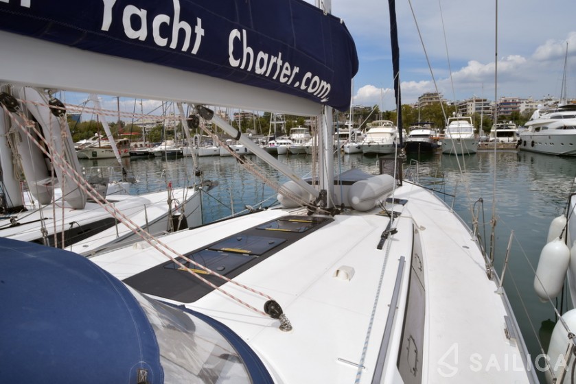 Bavaria Cruiser 56 - 5 + 1 cab. - Yacht Charter Sailica