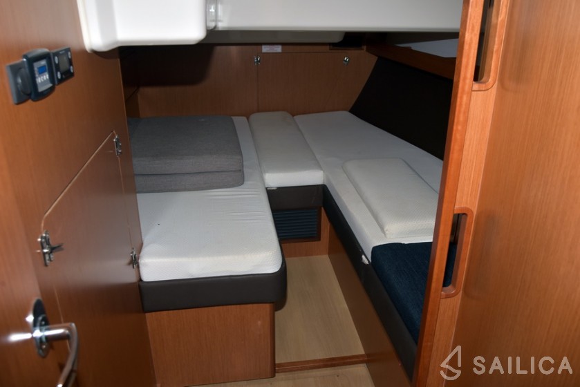 Bavaria Cruiser 56 - 5 + 1 cab. - Yacht Charter Sailica