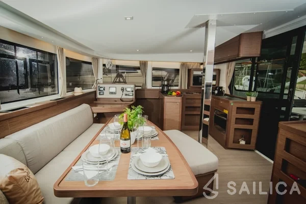 Lagoon 42 - Yacht Charter Sailica