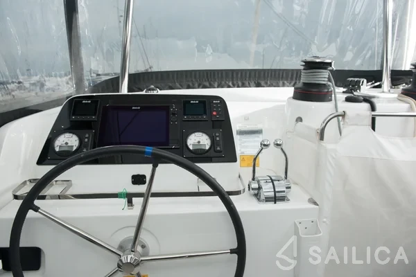 Lagoon 42 - Yacht Charter Sailica