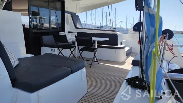 Lagoon 42 - Yacht Charter Sailica
