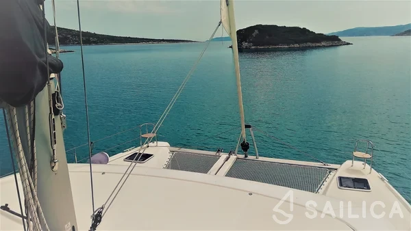 Lagoon 42 - Yacht Charter Sailica