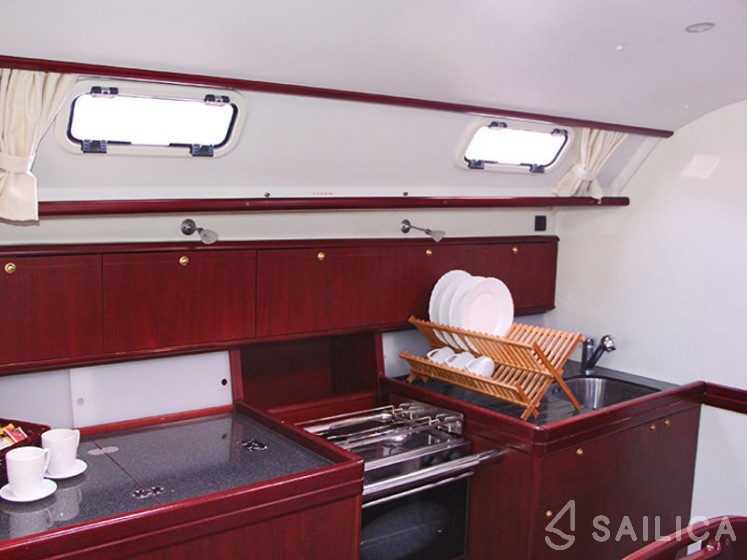 Harmony 47 - Yacht Charter Sailica