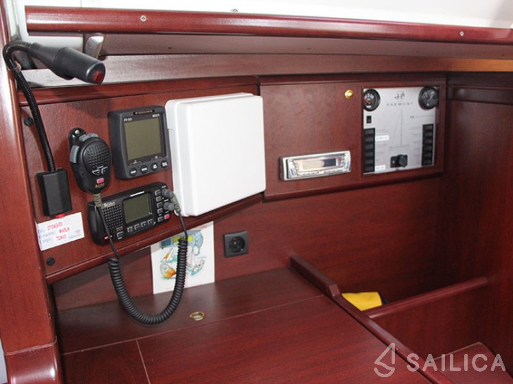 Harmony 47 - Yacht Charter Sailica