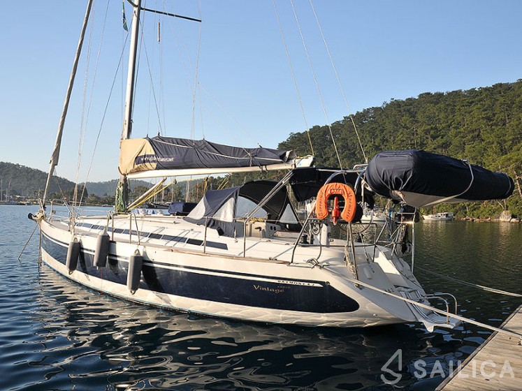 Harmony 47 - Yacht Charter Sailica