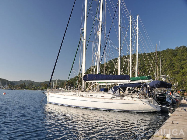 Harmony 52 - Yacht Charter Sailica