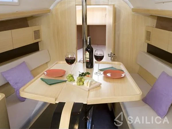 Nautiner 30S Race - Yacht Charter Sailica