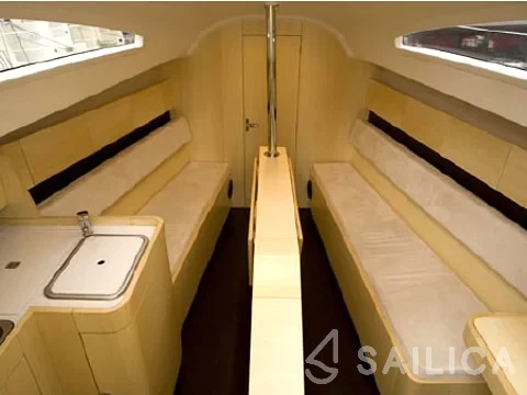 Nautiner 30S Race - Yacht Charter Sailica