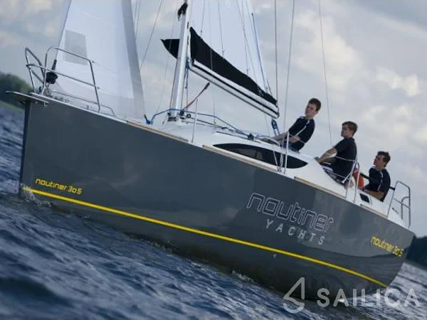 Nautiner 30S Race - Yacht Charter Sailica
