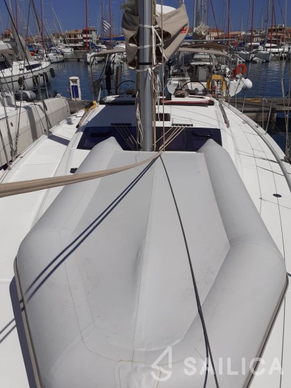 Dufour 430 Grand Large - Yacht Charter Sailica