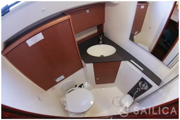 Bavaria 46 Cruiser - Yacht Charter Sailica