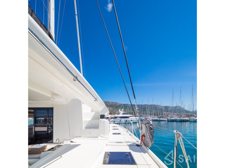 Lagoon 50 - Yacht Charter Sailica