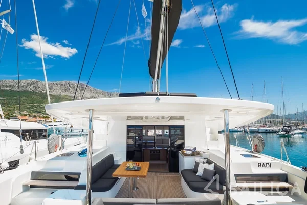 Lagoon 50 - Yacht Charter Sailica